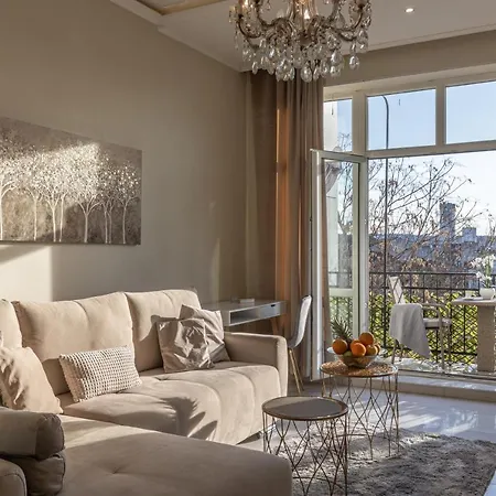Max Luxury * Belgrade